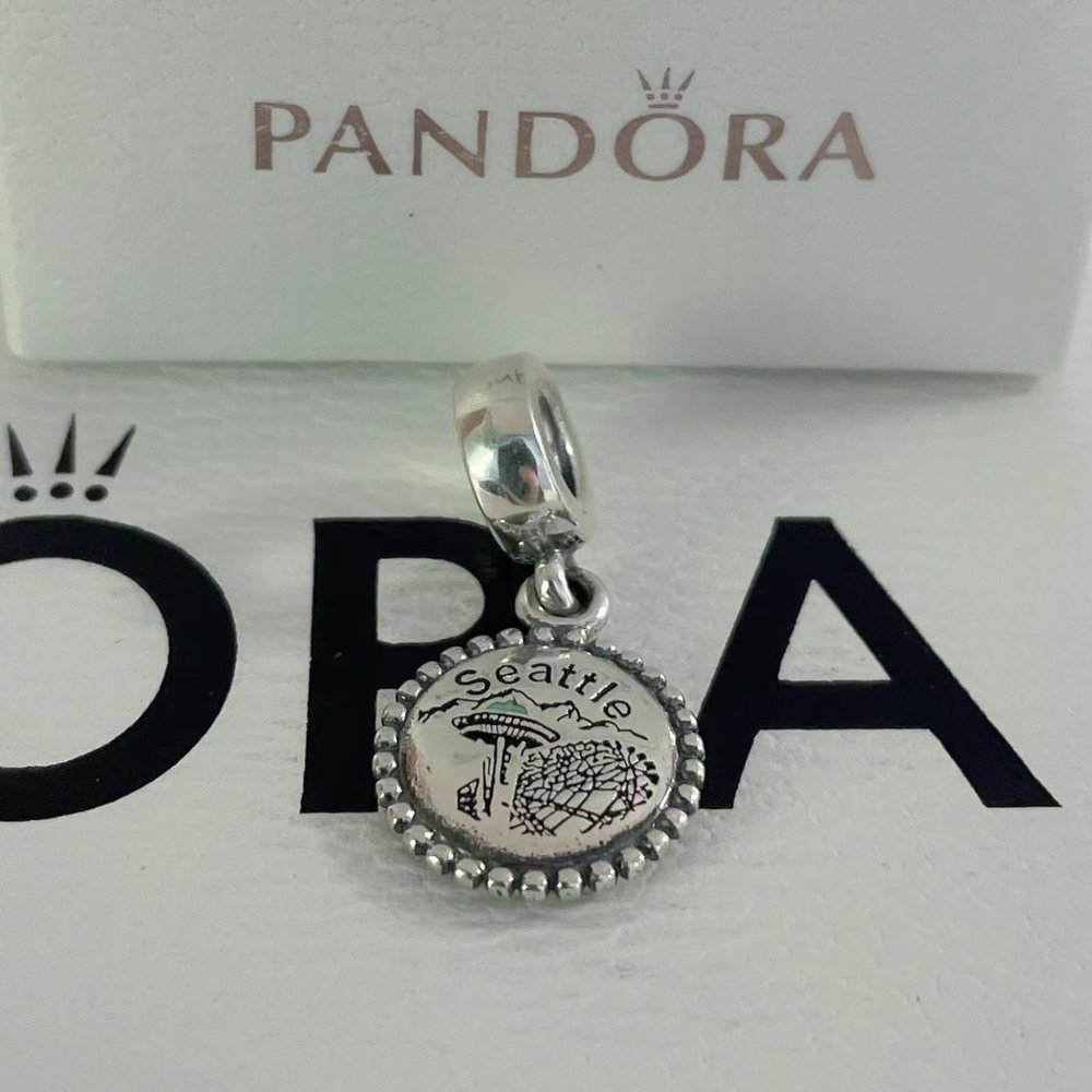 Pandora Seattle Space Needle Exclusive Charm